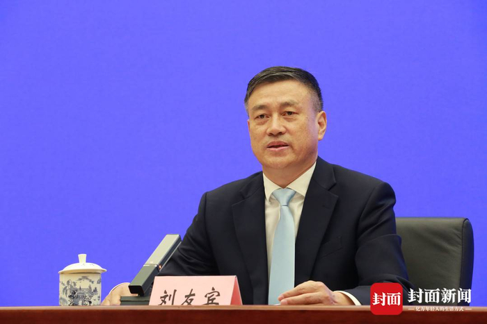 生态环境部新闻发言人刘友宾例行新闻发布制度是环境信息公开重要窗口