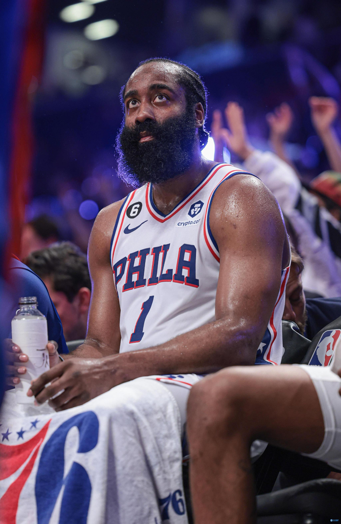 是因为他可能会对球队其他人造成没必要的干扰|詹姆斯·哈登_新浪新闻