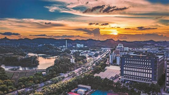 深圳龙岗平湖街道:探索"河湖长制"打造绿美城区