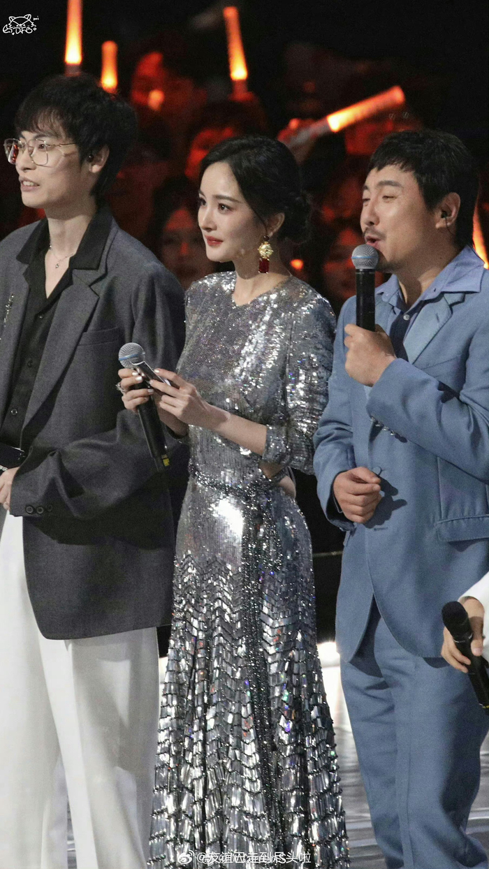 杨幂王者荣耀共创夜活动造型96,状态好得闪闪发光|王者荣耀_新浪