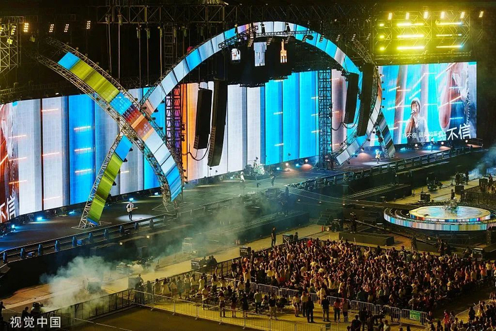 2023年6月1日，北京，鸟巢五月天演唱会现场。