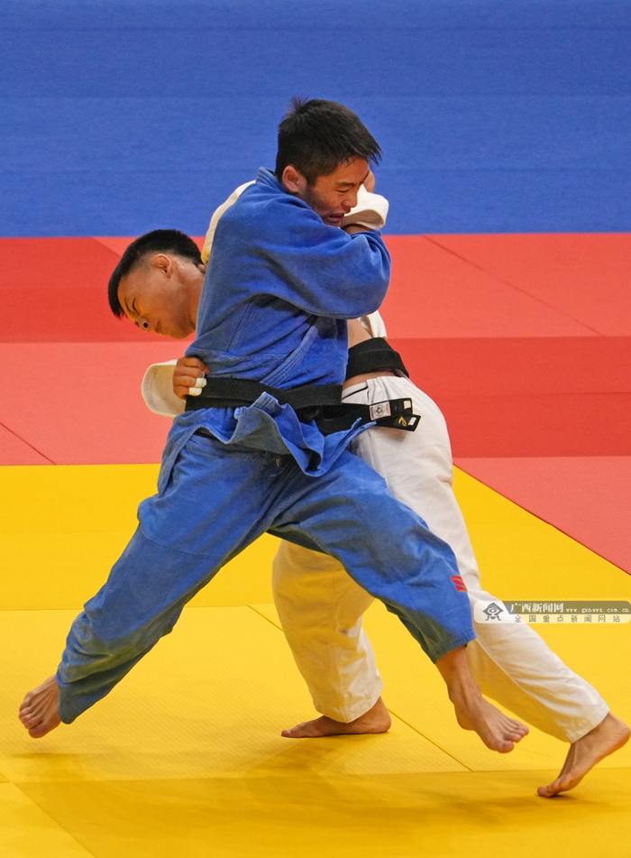 柔道比赛首日产生5枚金牌