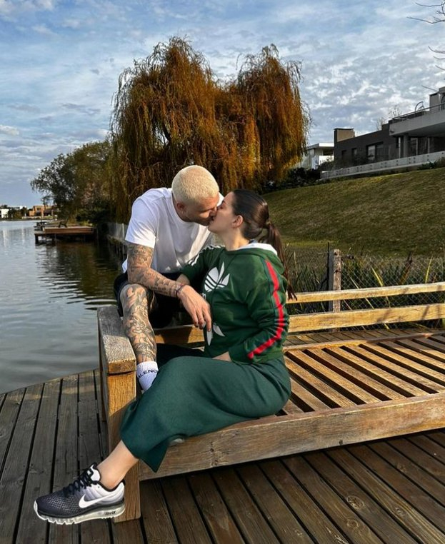 两人零距离拥吻|伊卡尔迪|旺达|两人_新浪新闻