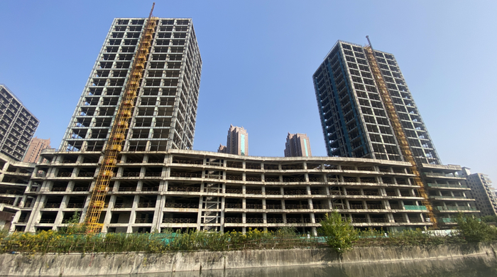 那些上海市中心的落寞烂尾楼们