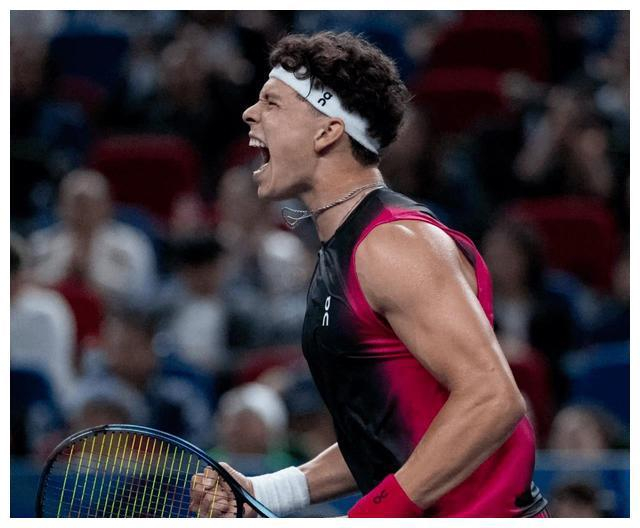 费德勒击败谢尔顿,网友称其眼光独到!商竣程奋起直追?|谢尔顿|费德勒|