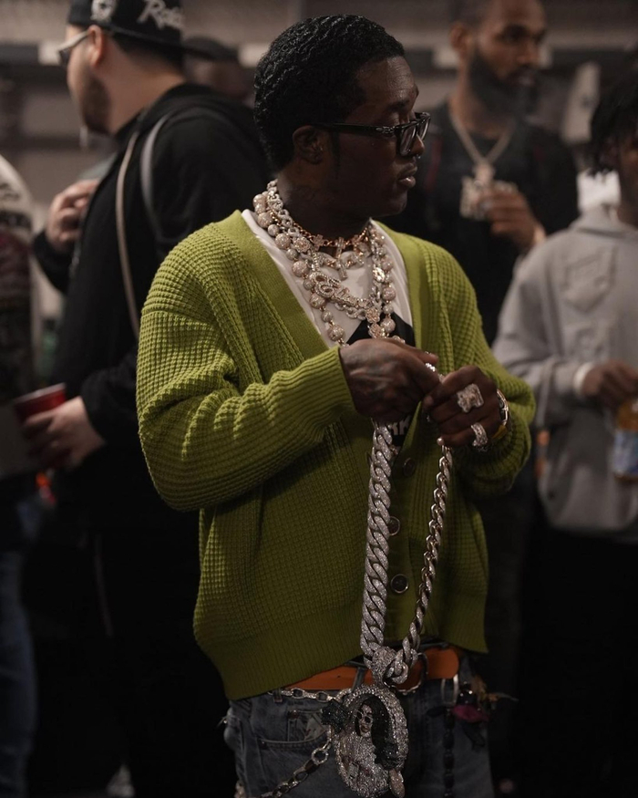 全身上下闪着钻的 lil uzi vert_新浪新闻