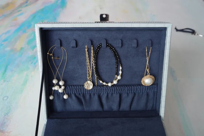 价格也很好入手，划线价2580元，双11期间2380元就能入手，买一个可以用很多很多年~