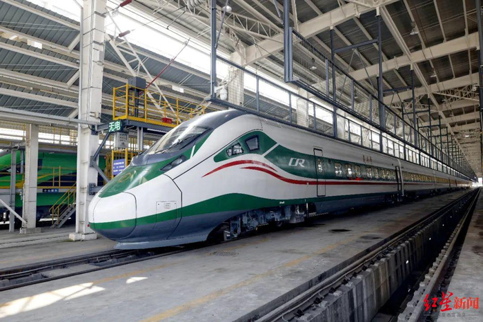 此次新配属的cr200j型新型复兴号动车组由中车唐山机车车辆有限公司和