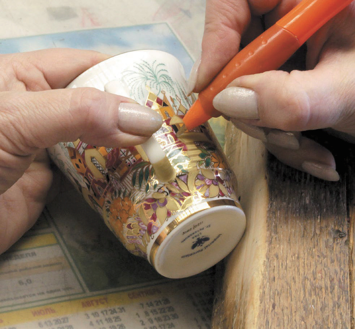 历经多重工艺打磨诞生的骨瓷，展现着洁白如玉的温柔色调，文艺十足的俄罗斯标志性建筑图案，展现来自异国的曼妙姿态。高定MAY系列一杯一碟划线价2405元，折后只要1924元，让你可以“无痛”体验高定品质。