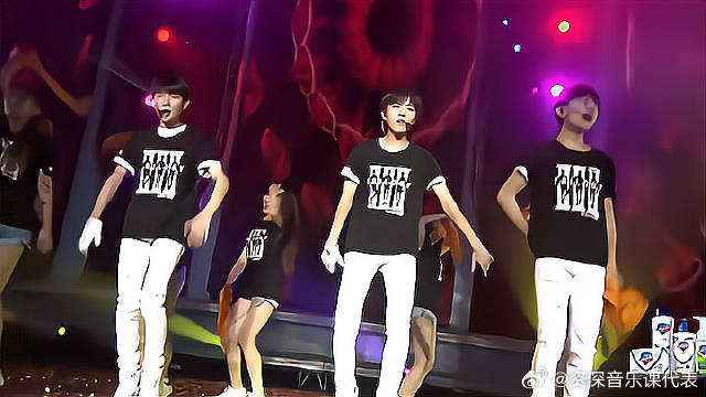 tfboys唱跳《heart》,翩翩少年好帅,老夫的少女心化了丨演唱会