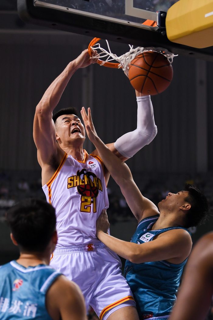 篮球——cba常规赛:南京头排苏酒不敌深圳马可波罗|李博|深圳马可波罗