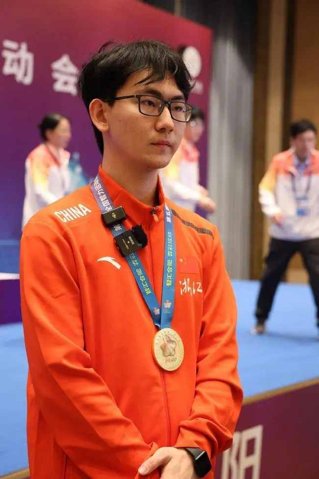 五智会围棋职业个人冠军丁浩:本次比赛很具有感染力|丁浩|金牌|围棋