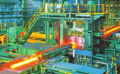 攀钢轨梁厂万能轧机。