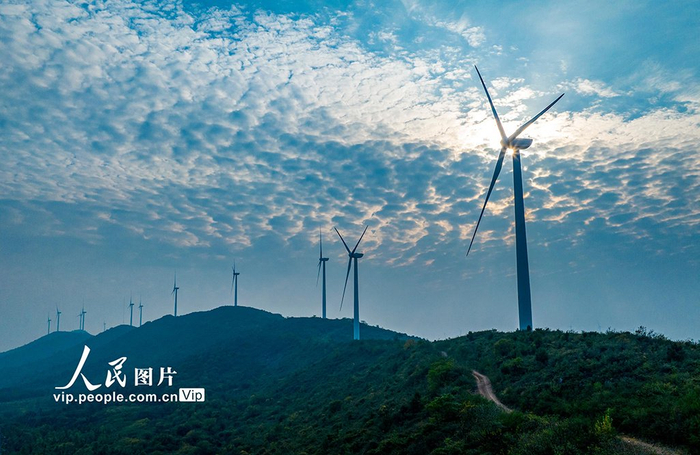 安徽无为:风能发电助力低碳发展|风能|发电|严桥镇_新浪新闻