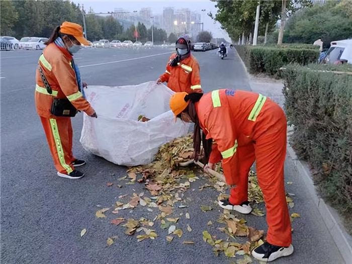 秋天环卫工人图片图片