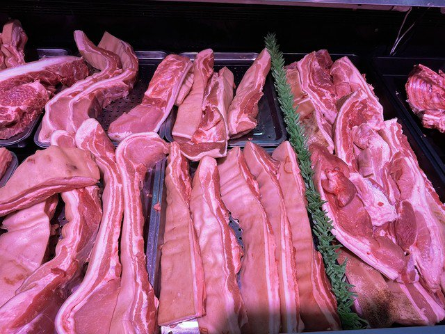 猪肉大降价多地猪肉降至个位数因为母猪肉冲击市场如何鉴别