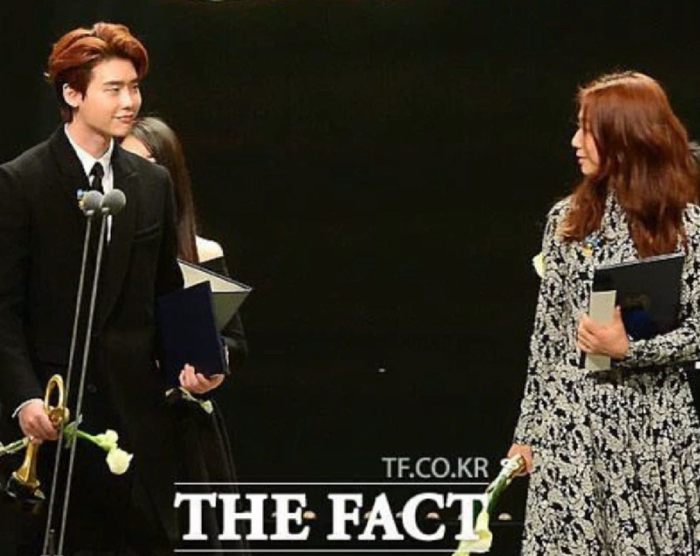 朴信惠|李钟硕|图名_新浪新闻