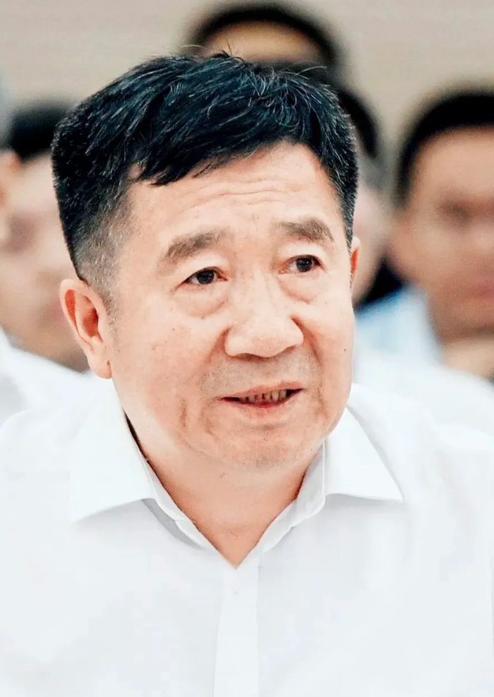 解放军军事检察院副检察长;2023年10月,中国人民解放军军事法院院长