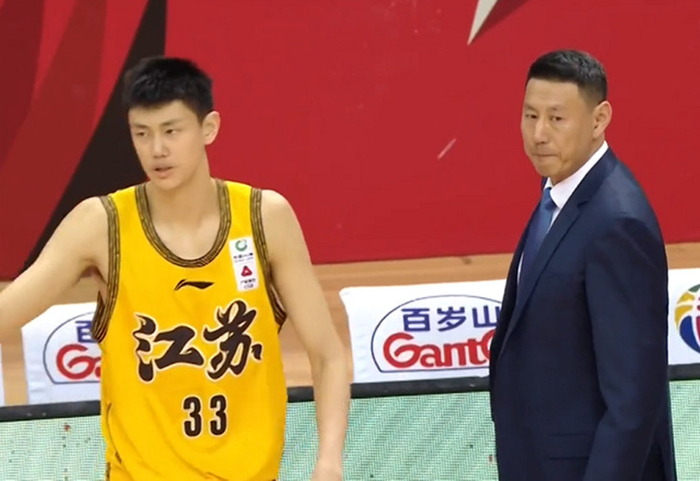 人走茶凉李楠遭解职爱子李禄曈被边缘化4场比赛打8分钟得2分