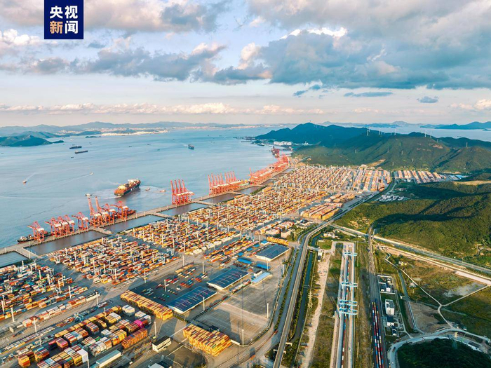 宁波舟山港实现10个月集装箱吞吐量超3000万标箱