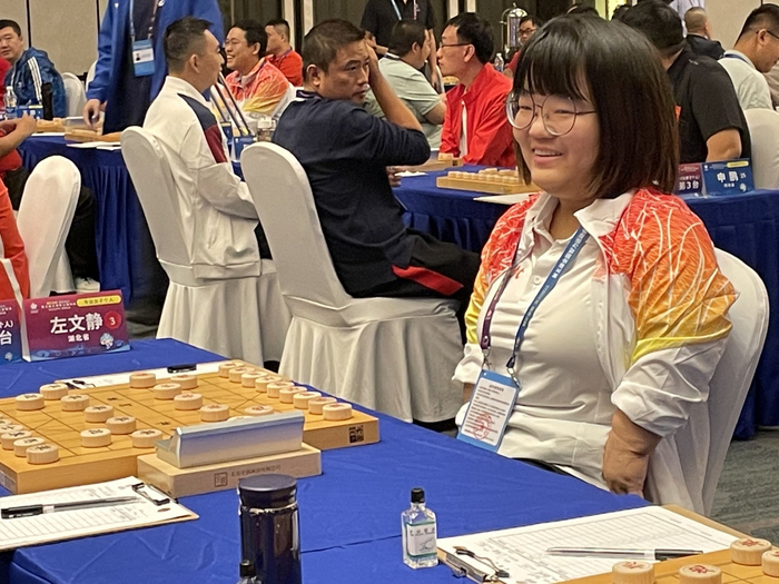 自幼向石佛李昌镐学习小个子左文静有大智慧