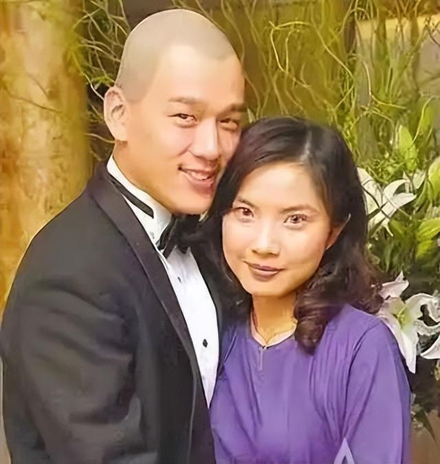 娶房东做老婆,22年零绯闻,如今靠"骚浪贱"爆红,王耀庆真上头|王耀庆