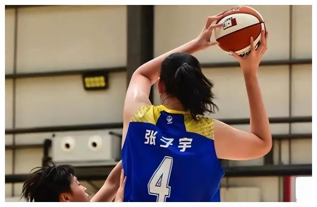 锋线新星助攻26分|张子宇|山东队|中锋_新浪新闻
