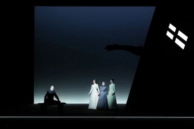 开幕大戏《H-100秒到午夜》