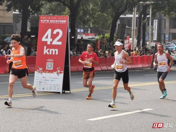 长沙马拉松后所想为什么那么多人热衷跑马拉松