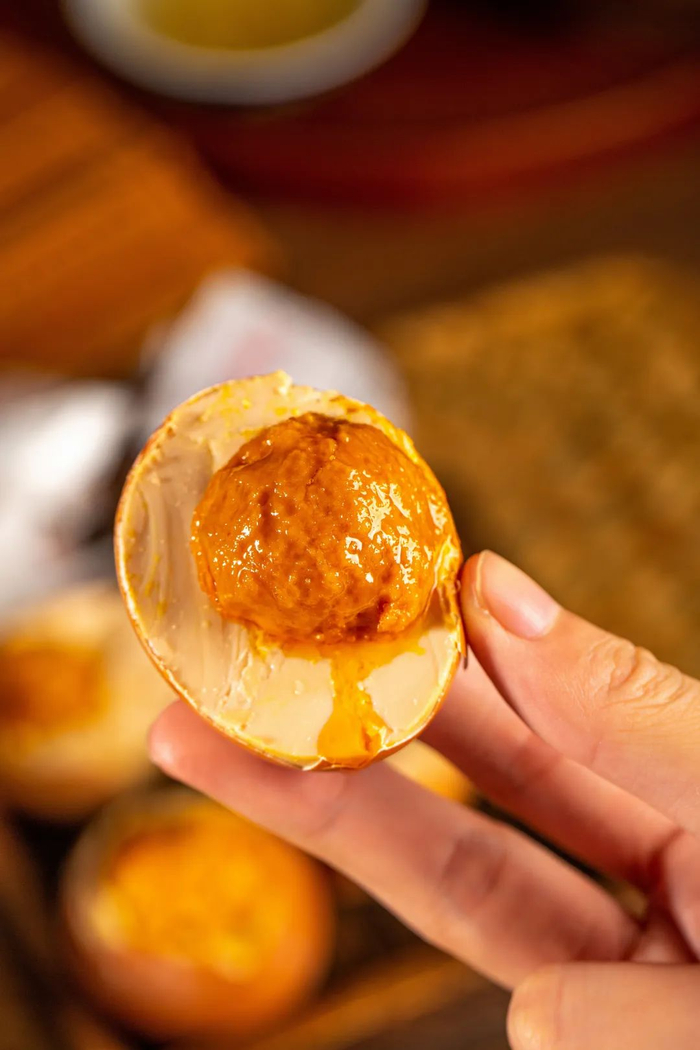 一口流油的麻酱鸡蛋!