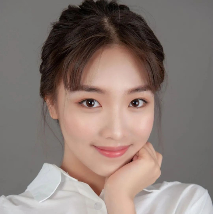 领衔主演:王艺臻饰演 崔莺莺,薛涛,刘采春领衔主演:崔哲饰演 周伶