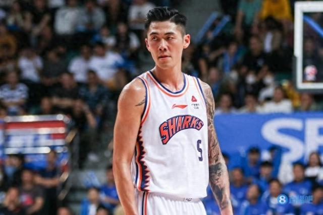 刘铮13中5&三分7中4 得到14分4板3助2断|刘铮|新疆|上海_新浪新闻