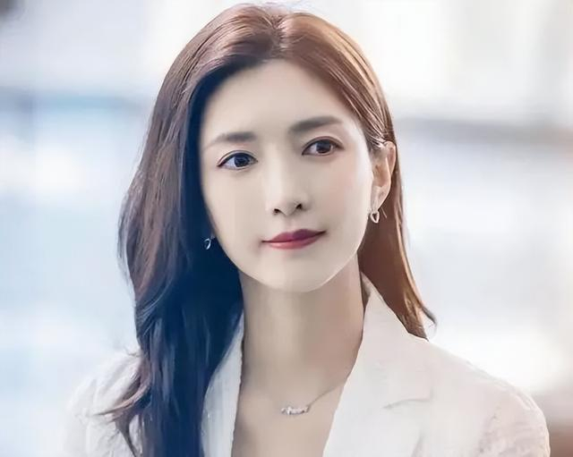 三刷《三十而已》才知:王漫妮的舍与得,原来是一场烧仓房的陷阱|王漫