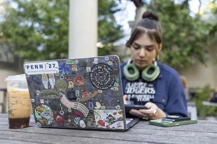 图4：Emily的日常生活照（图源网络）