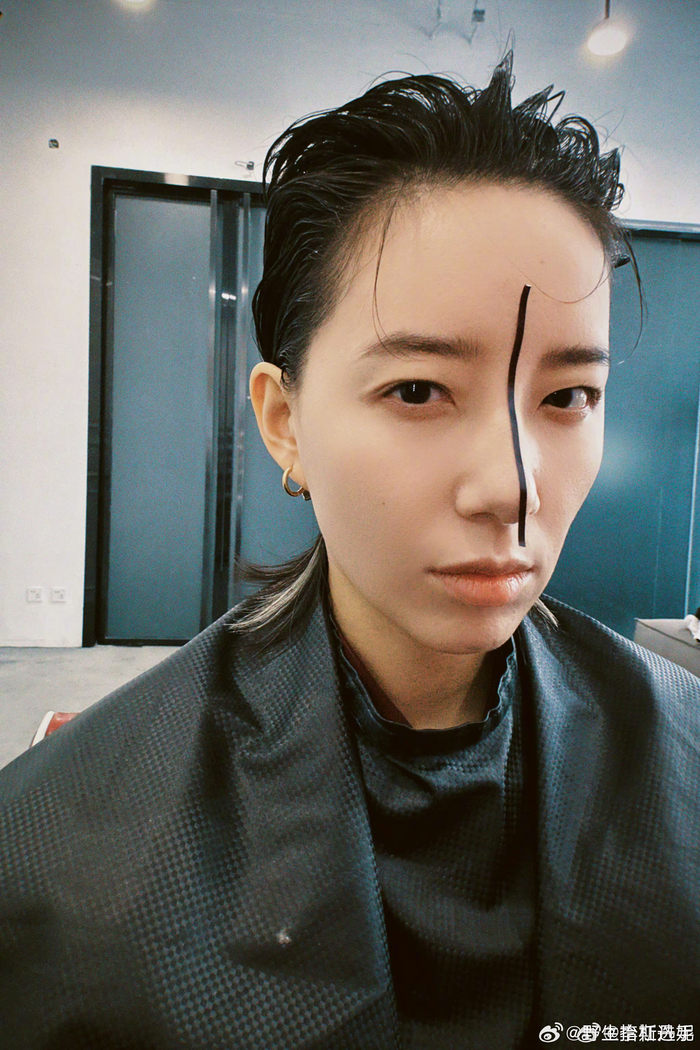 李斯丹妮真的好a啊,帅的我好想叫"老公" ……|李斯丹妮_新浪新闻