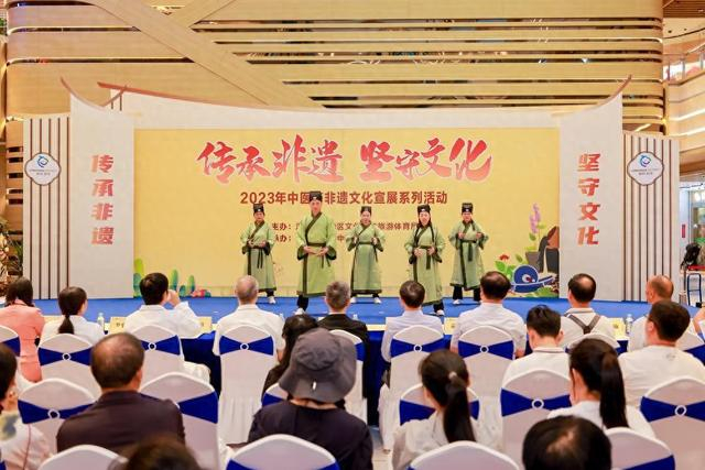 书画作品交流：架起情感与艺术之桥