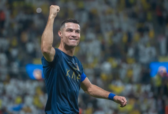 1传1射世界波38岁c罗爆发44球追平哈兰德剑指年度射手王