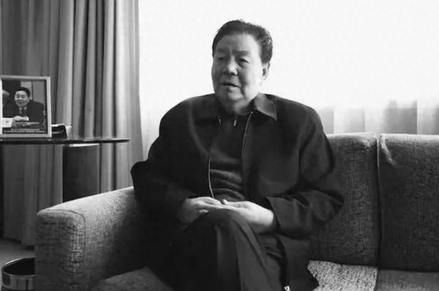 新疆维吾尔自治区党委原副书记新疆生产建设兵团原司令员金云辉逝世