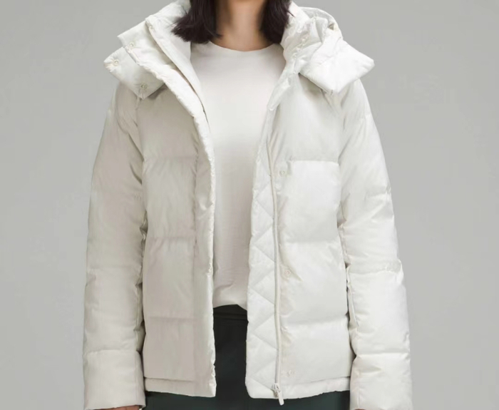 （图片来源：lululemon）