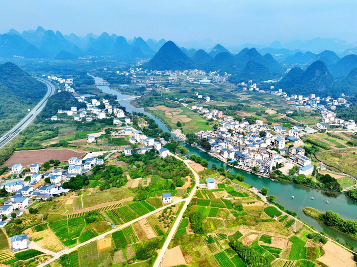广西阳朔县文旅与乡村和谐共生打造家门口的富裕机遇