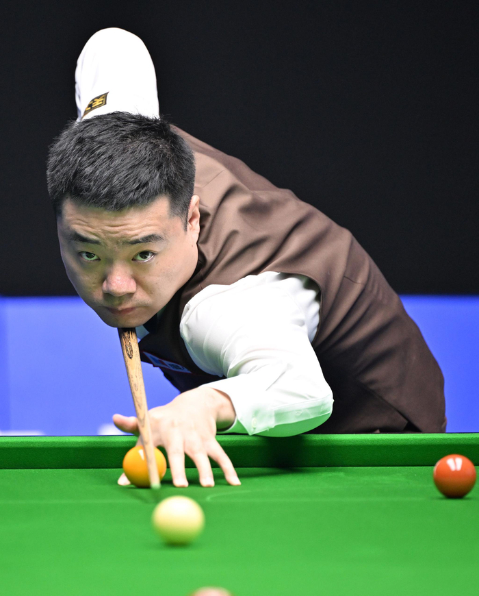 斯诺克——国锦赛:丁俊晖胜伯恩斯|斯诺克|丁俊晖|伯恩斯_新浪新闻