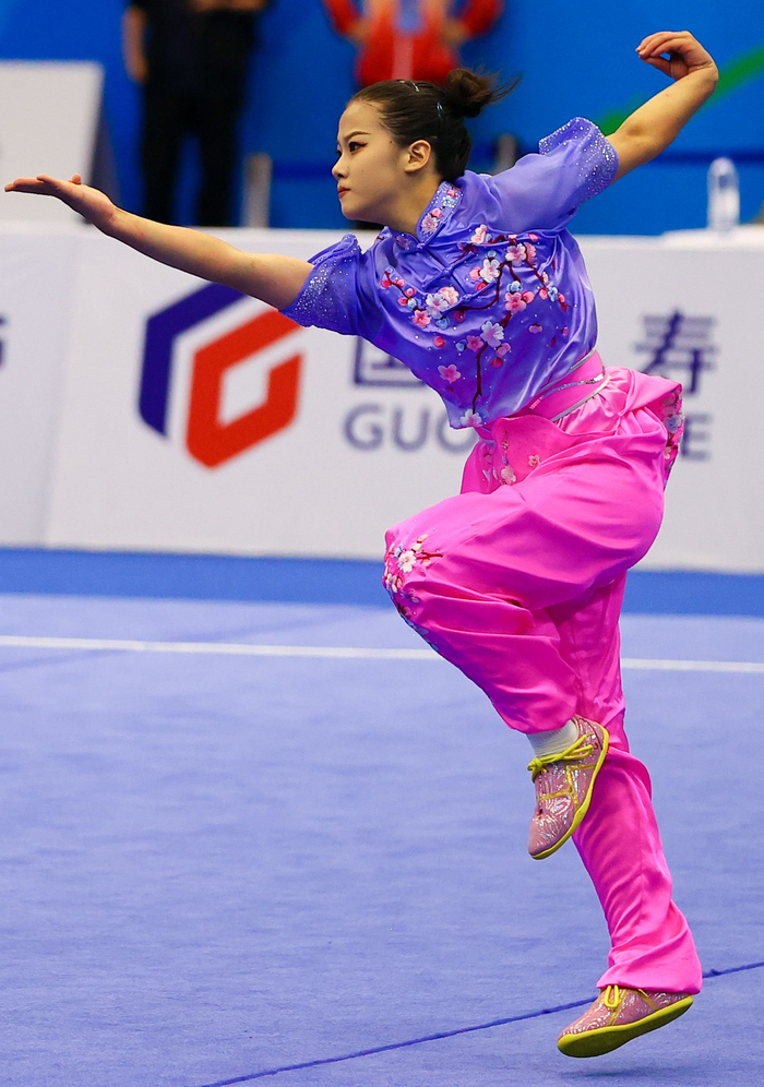 武术套路——中学组女子自选长拳赛况|武术|北京|铜牌_新浪新闻