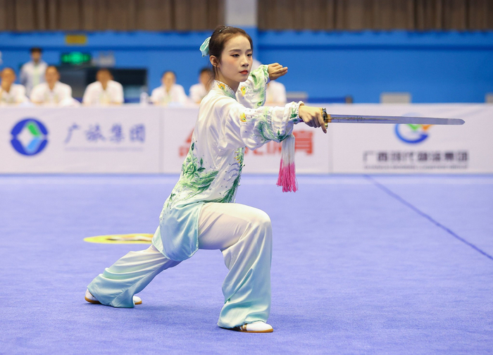 武术套路——大学组女子自选太极剑赛况|武术|吉林|江苏_新浪新闻