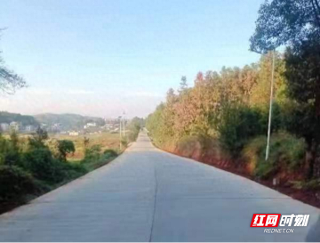 桂阳县洋市镇焕新公路焕发乡村振兴新活力