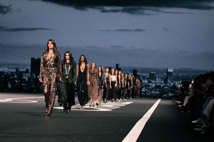 香奈儿深圳大秀:欢迎来到时尚与电影联袂打造的生动梦境|香奈儿