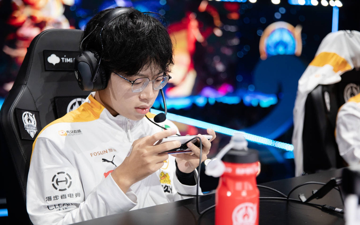 夏季赛遗憾落败，游走位李自威（ID：一笙）总结了经验教训。 图/KPL王者荣耀职业联赛