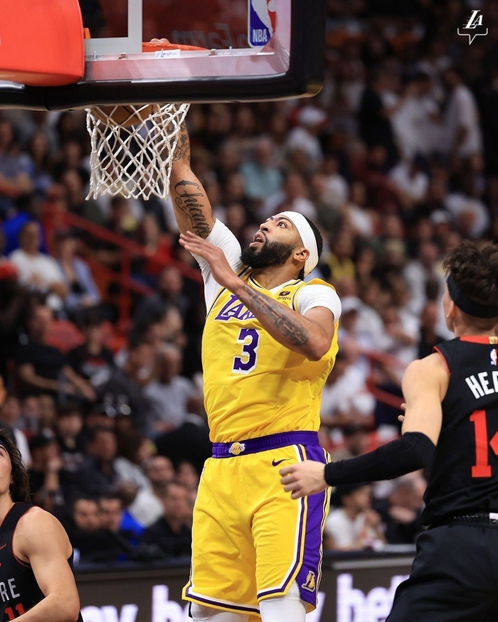 浓眉本场比赛数据|安东尼·戴维斯|封盖|湖人_新浪新闻