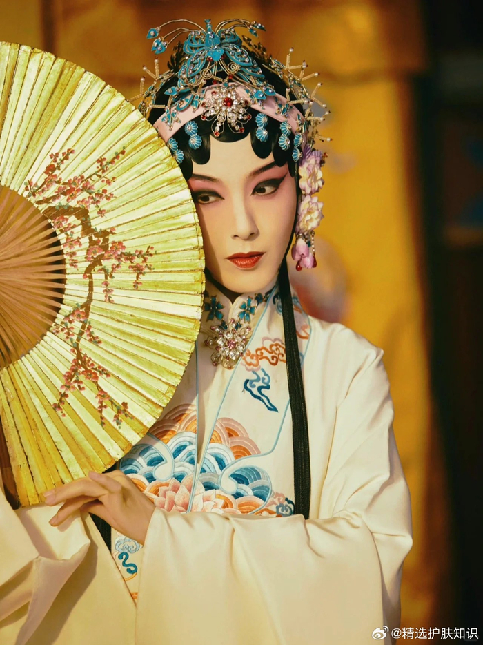 不愧是"中戏两百年一遇"的大青衣|中戏|青衣|曾黎_新浪新闻