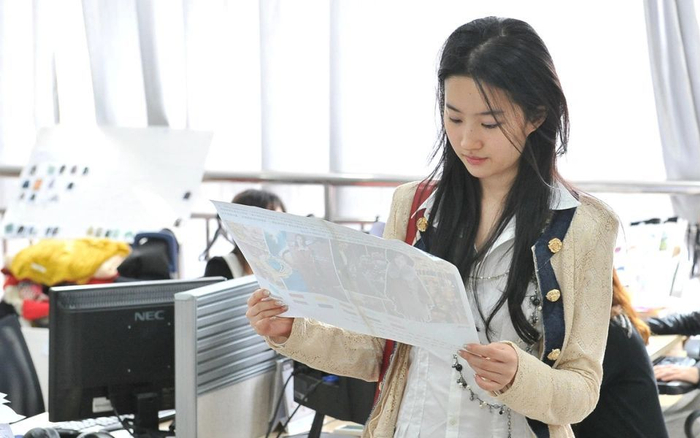 刘亦菲素颜生图旧照|刘亦菲_新浪新闻