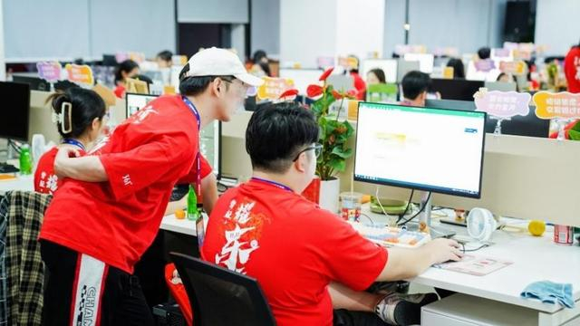 ▲国货运动品牌361度电商团队正在奋战11.11。（受访者供图）